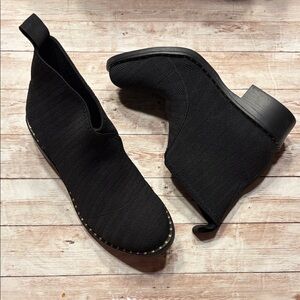 Black Women's Ankle Boots Size 6